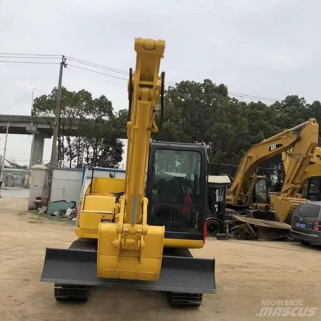 Komatsu PC 60 حفارات زحافة