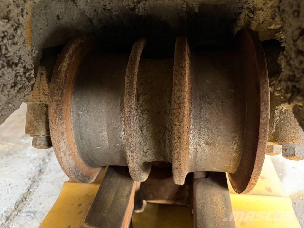 CAT D8R SERIES II بلدوزرات مجنزرة