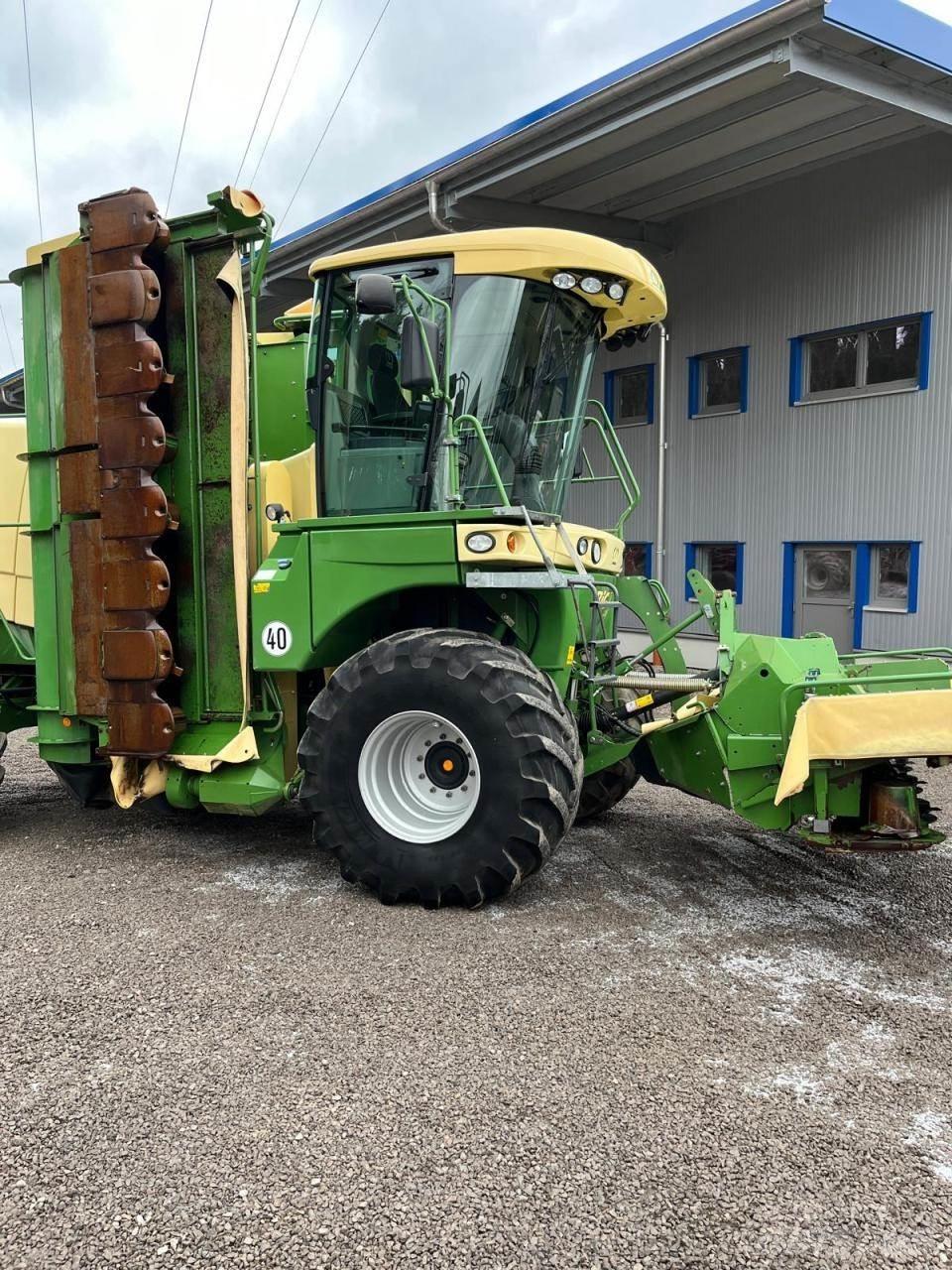 Krone Big M 420 معدات حصد