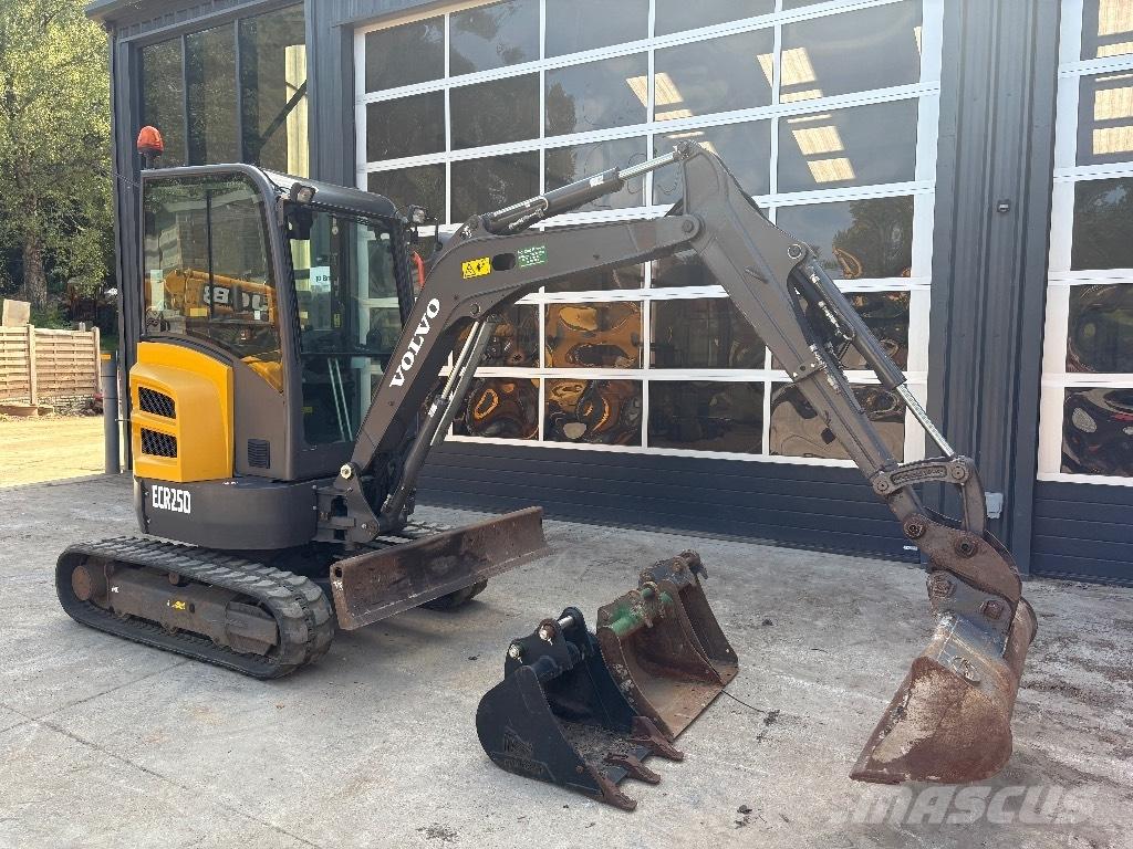 Volvo ECR 25 D حفارات صغيرة أقل من 7 طن (حفارات صغيرة)