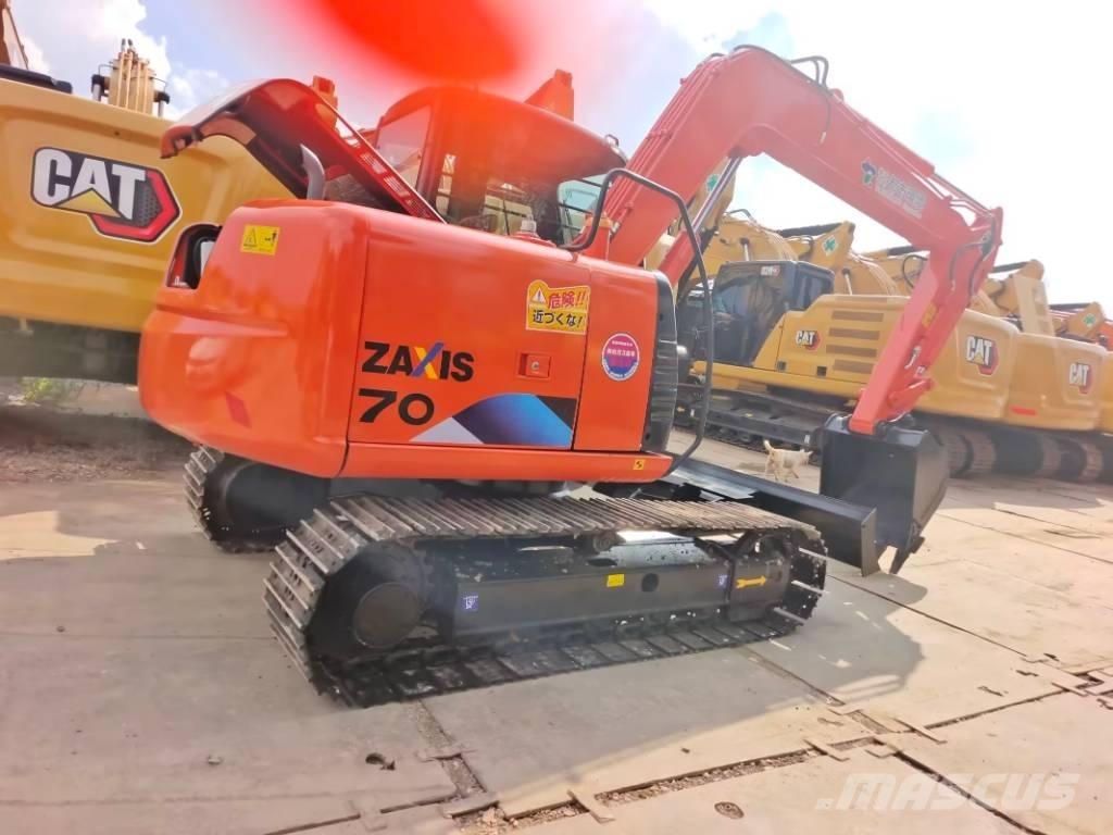 Hitachi ZX 70 حفارات وسط 7 طن - 12 طن