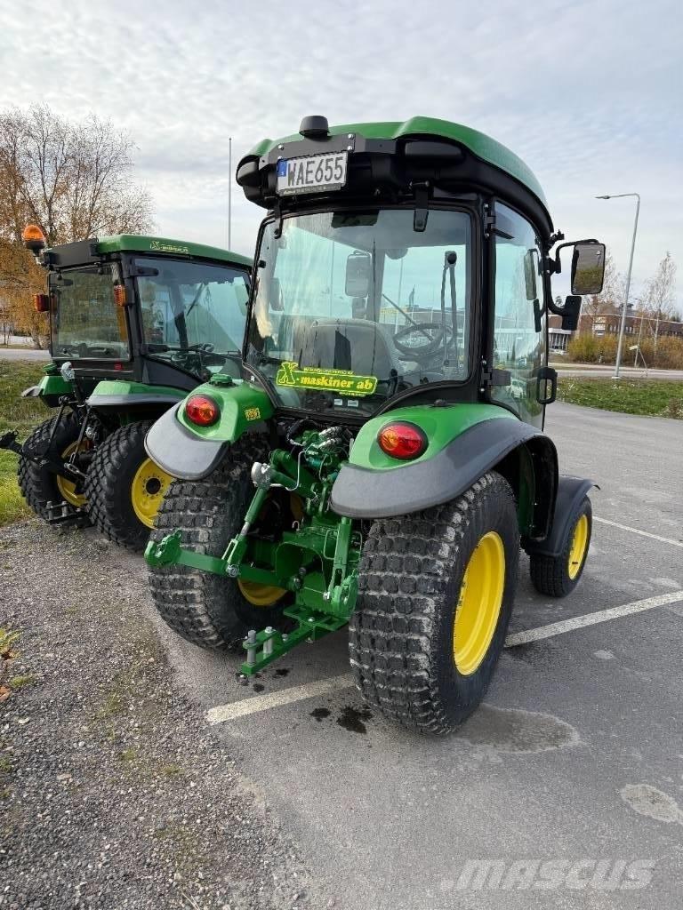 John Deere 3046 R جرارات مدمجة