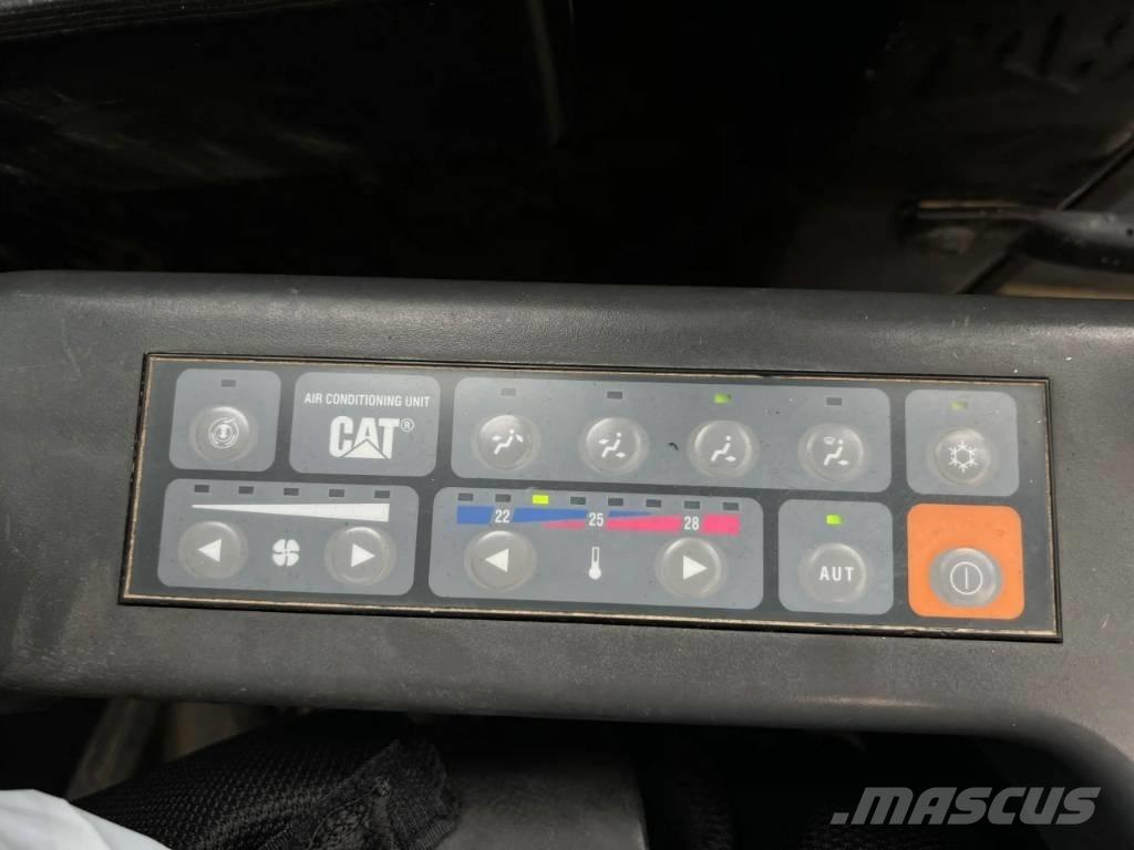CAT 321D LCR حفارات زحافة