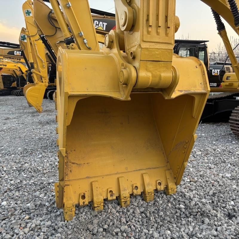 Komatsu PC 450 حفارات زحافة