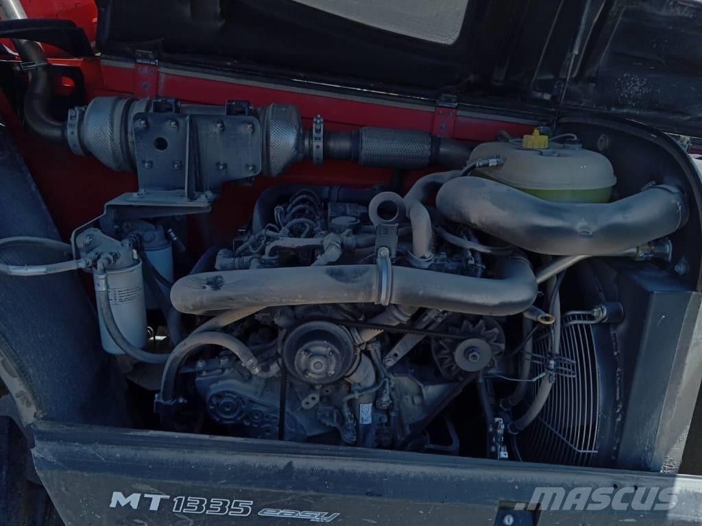 Manitou MT 1335 مناولات متداخلة
