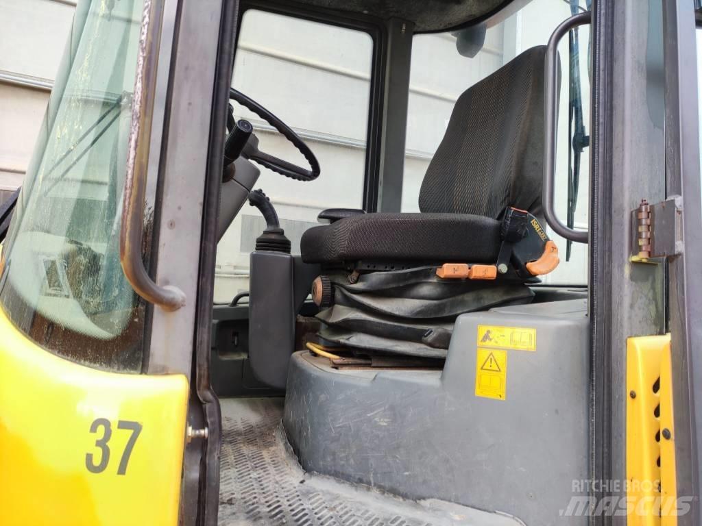 Volvo L 30 B لوادر بعجل