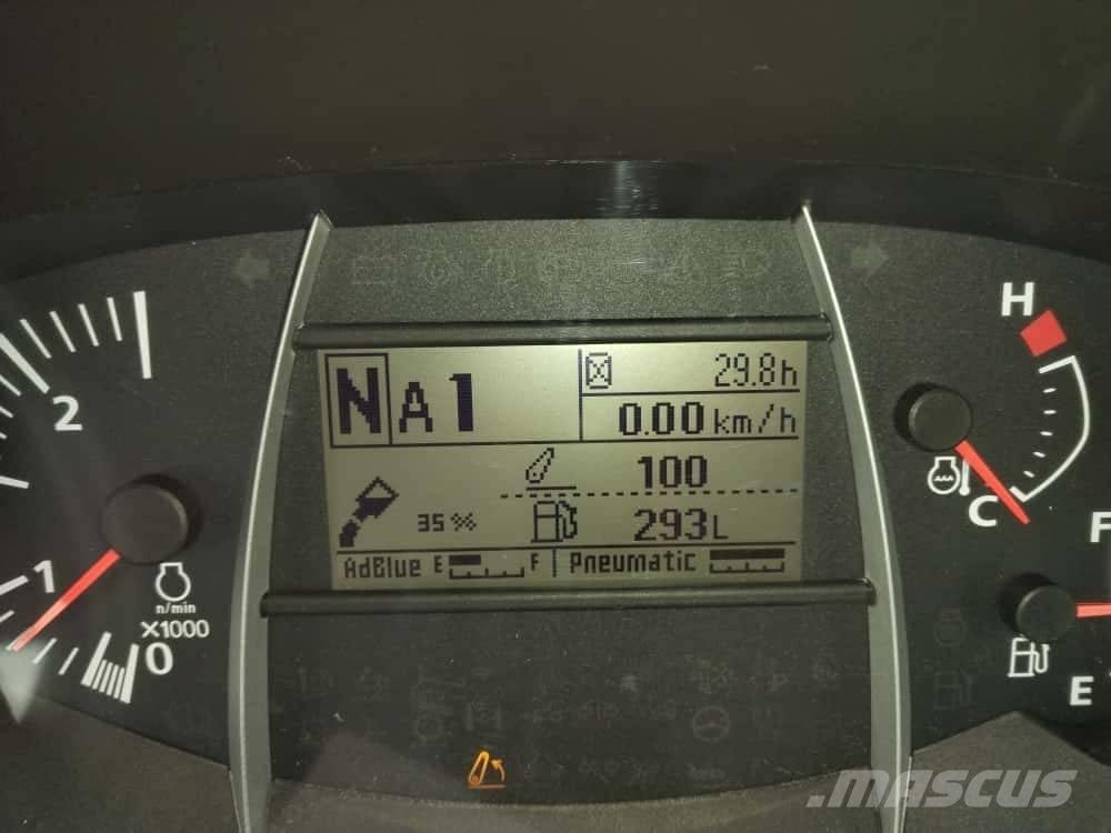 Kubota M 7173 الجرارات