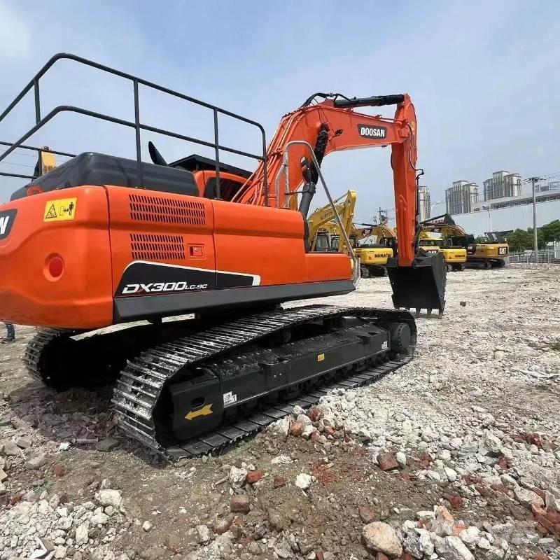 Doosan DX 300 حفارات زحافة