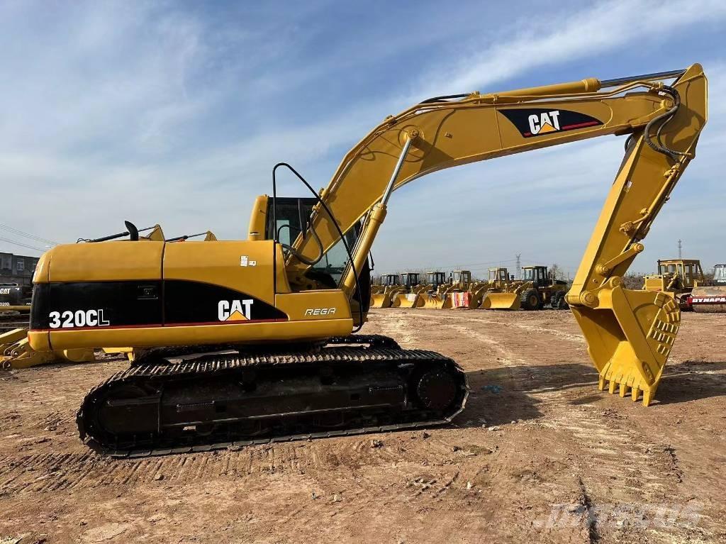 CAT 320CL حفارات زحافة