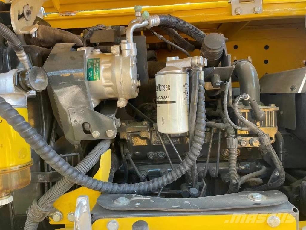 Komatsu PC70-8 حفارات وسط 7 طن - 12 طن