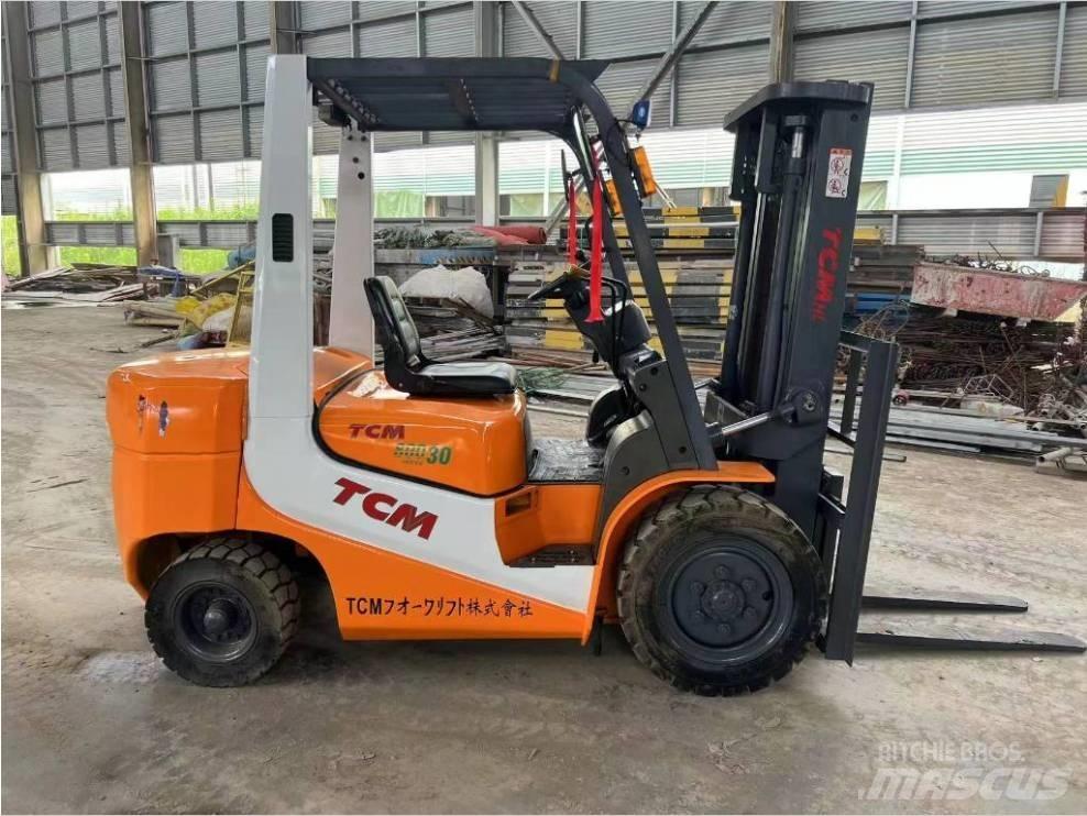 TCM FD 30 شاحنات الديزل