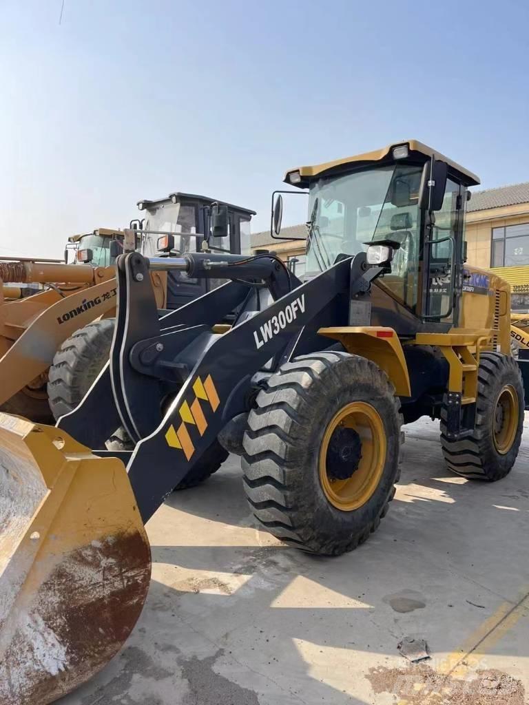XCMG LW 300 FV لوادر بعجل