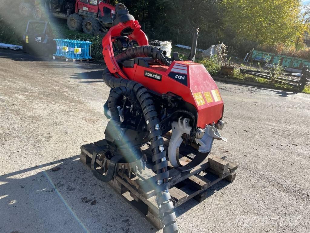 Komatsu C 124 حصادات