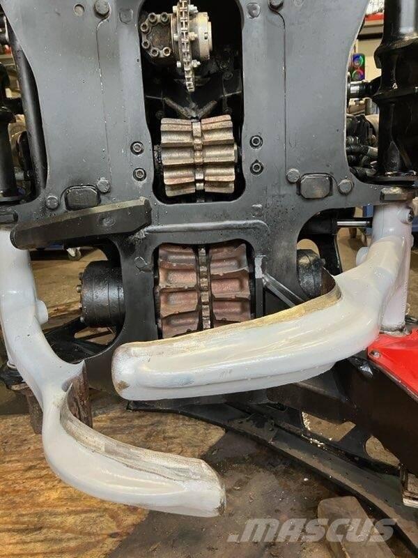 Komatsu C 124 حصادات