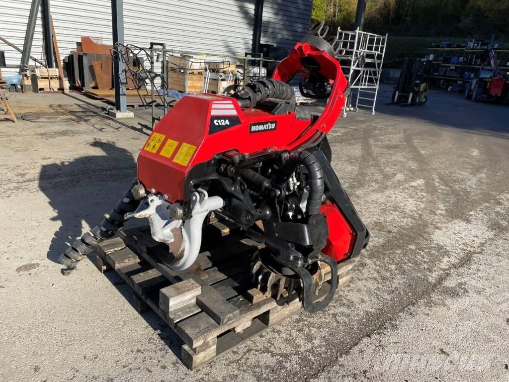 Komatsu C 124 حصادات