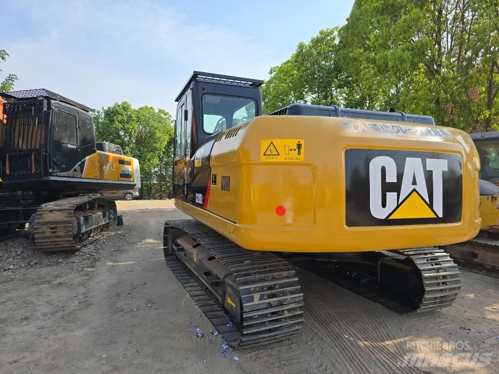 CAT 320D2 حفارات زحافة