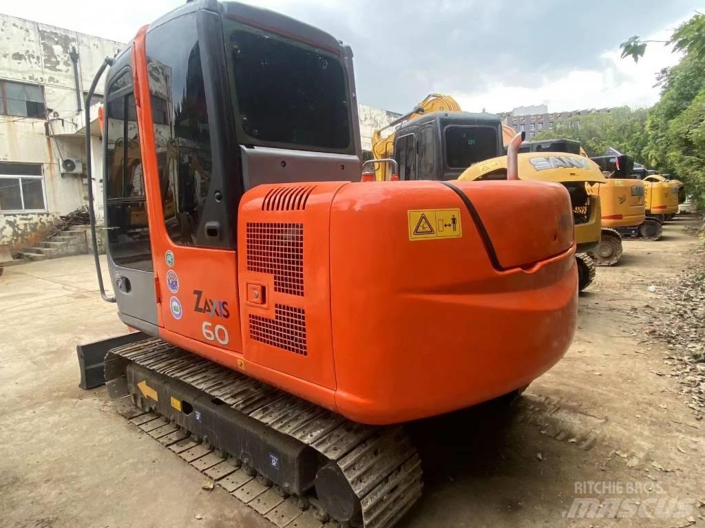 Hitachi ZX 60 حفارات زحافة