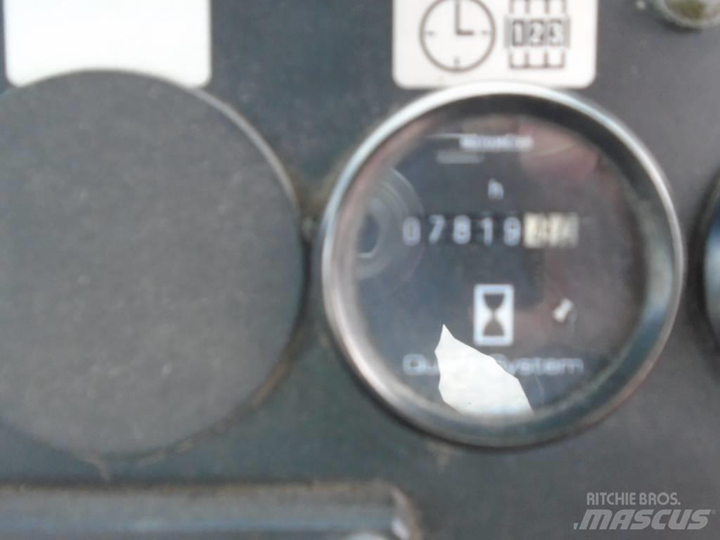 Bomag BW 174 AD-2 مداحل ثنائية الاسطوانة