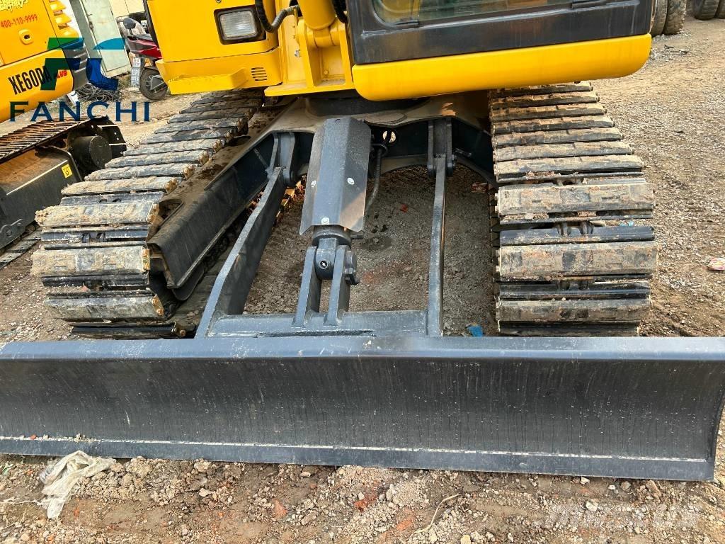 Komatsu PC 700 LC-8 حفارات زحافة