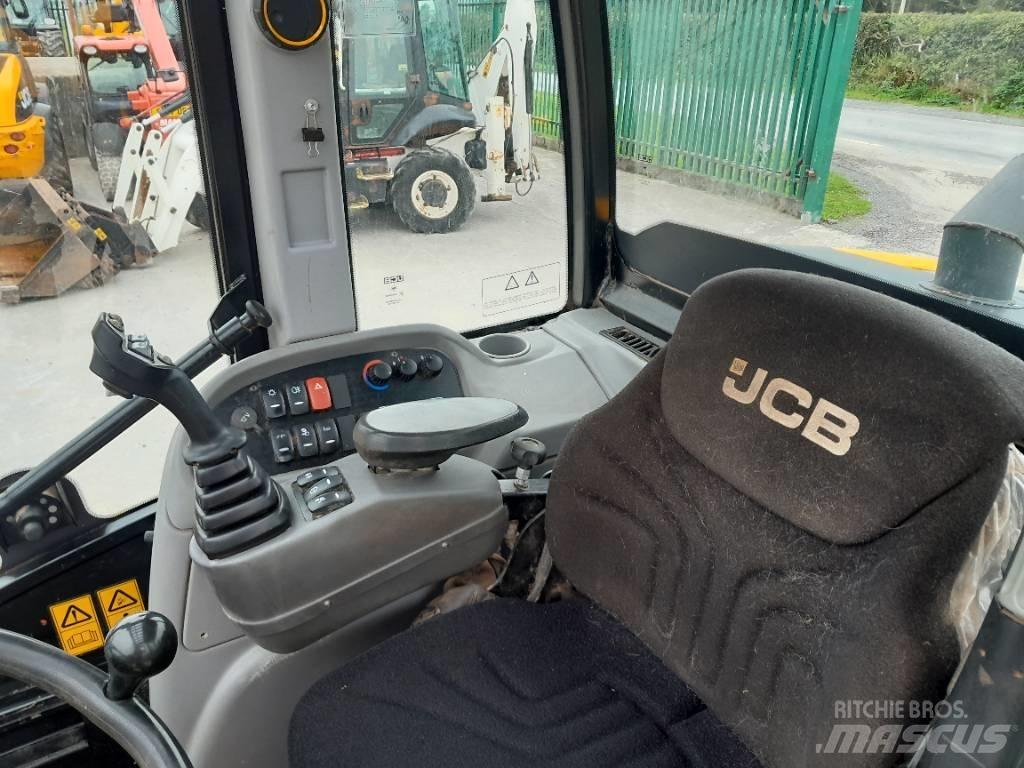 JCB TM 320 S معدات مناولة لأغراض الزراعة