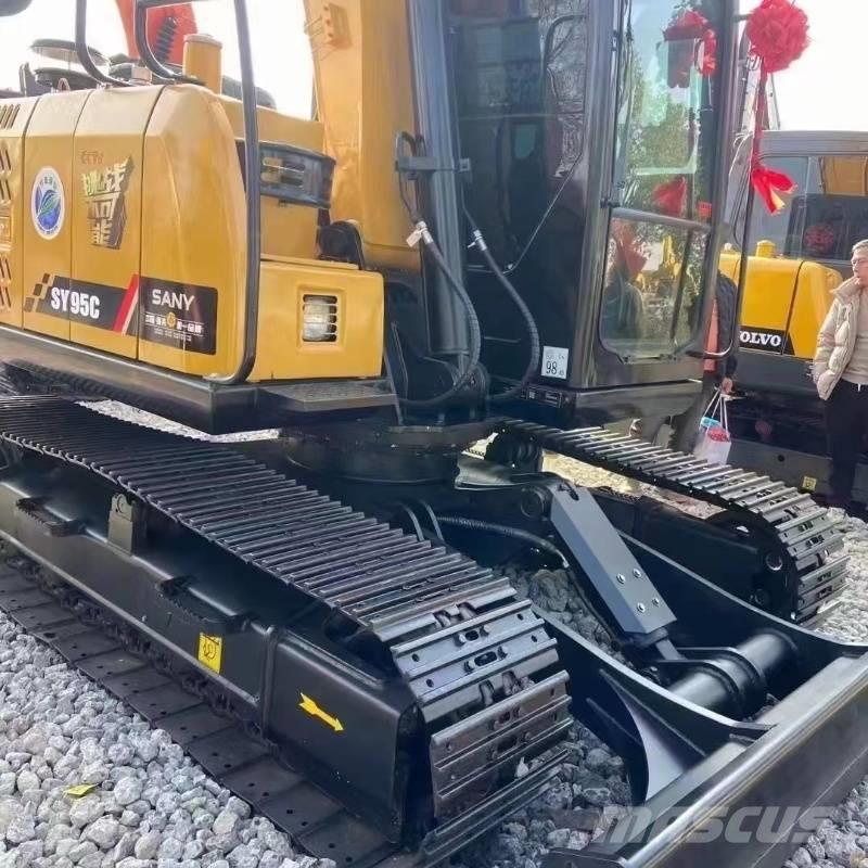 Sany SY 95 C حفارات زحافة