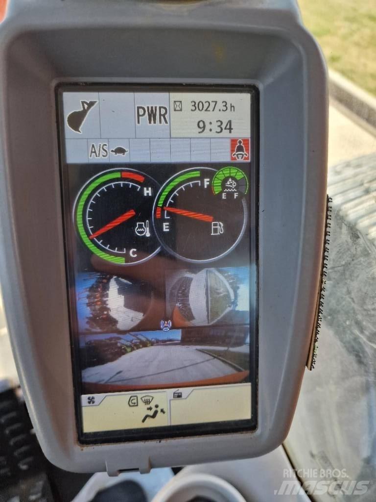 Hitachi ZX 210 LC-6 حفارات زحافة
