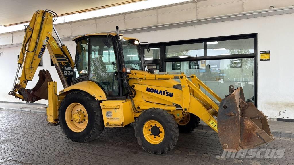 Komatsu WB 93 R لوادر ذات جرافات عكسية