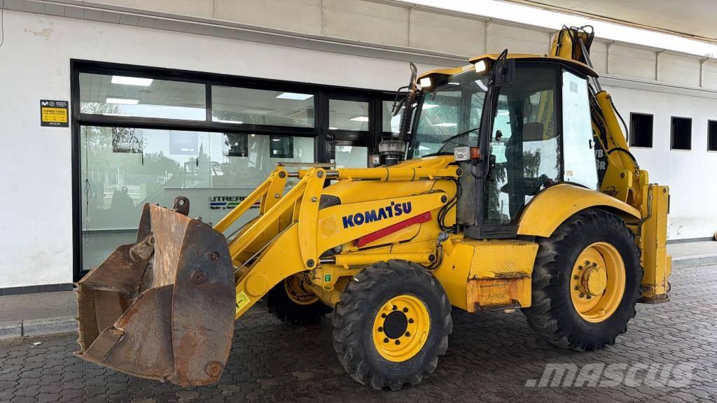 Komatsu WB 93 R لوادر ذات جرافات عكسية