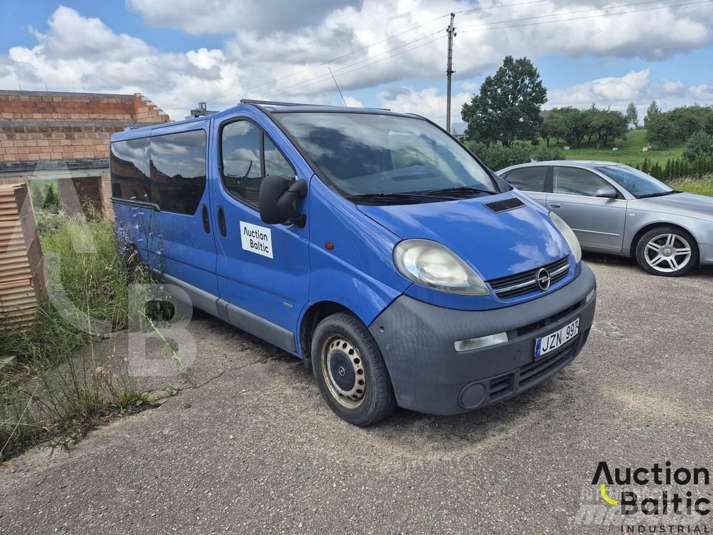 Opel Vivaro سيارات