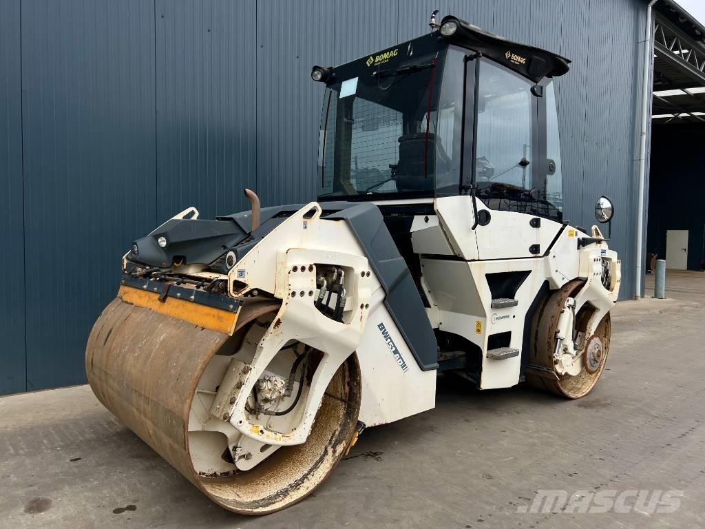 Bomag BW151AD-5 مداحل ثنائية الاسطوانة