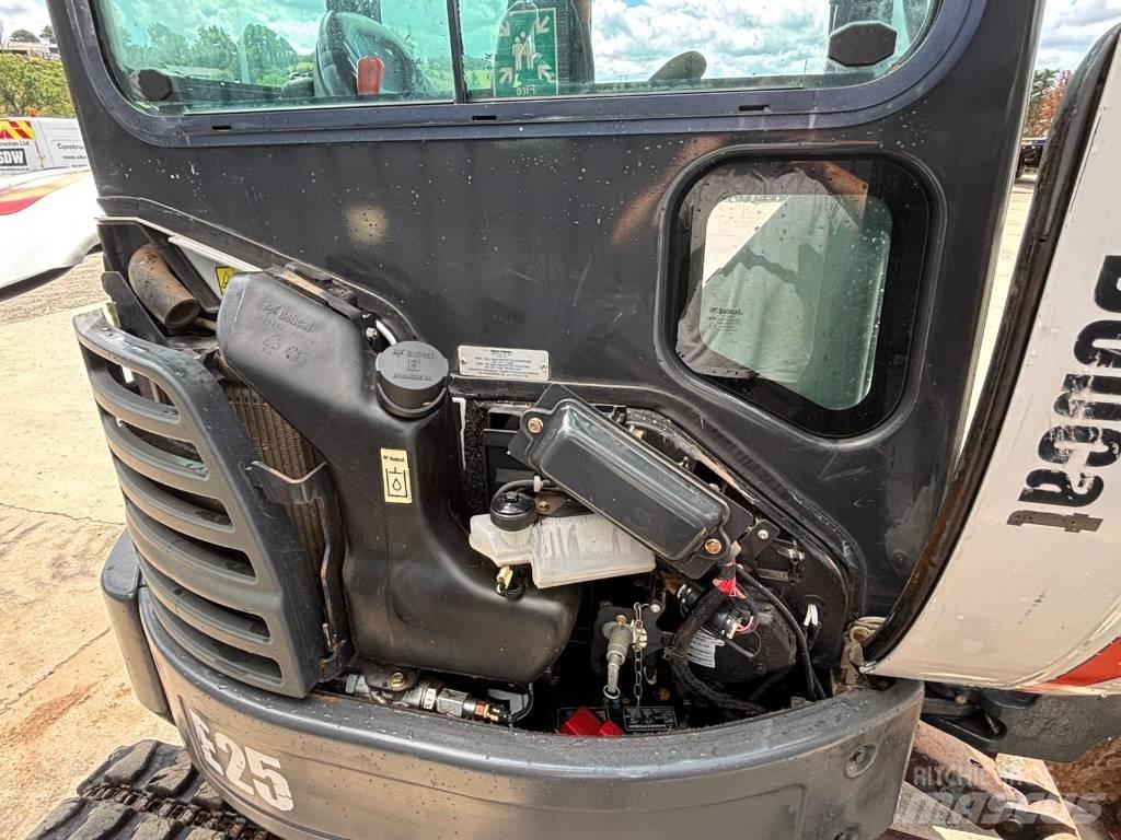 Bobcat E 25 حفارات صغيرة أقل من 7 طن (حفارات صغيرة)