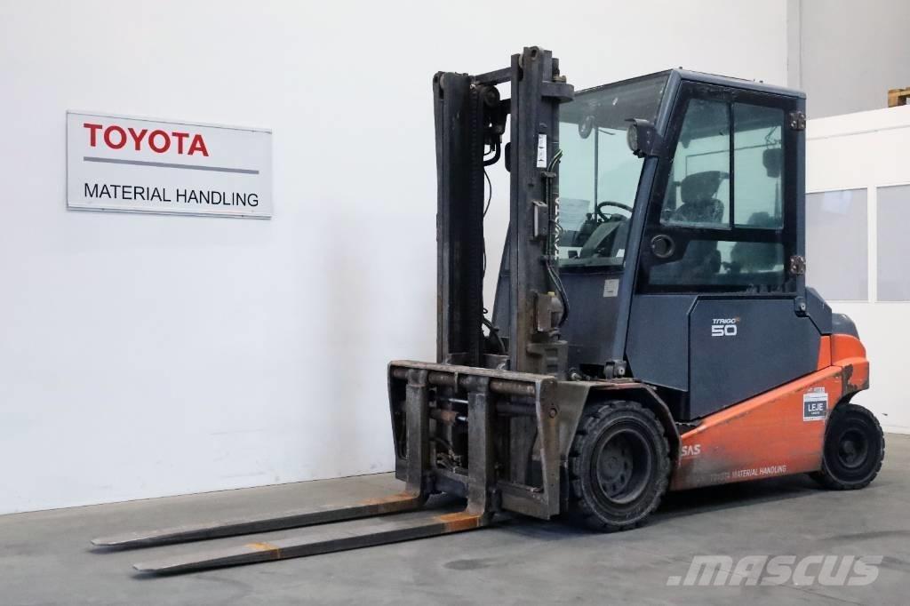 Toyota 8 FBMT 50 شاحنات ذات رافعات شوكية تعمل بالكهرباء