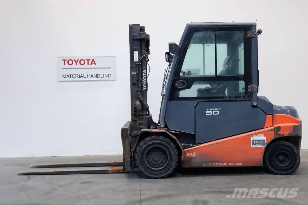 Toyota 8 FBMT 50 شاحنات ذات رافعات شوكية تعمل بالكهرباء
