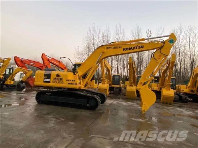 Komatsu PC200-7 حفارات زحافة