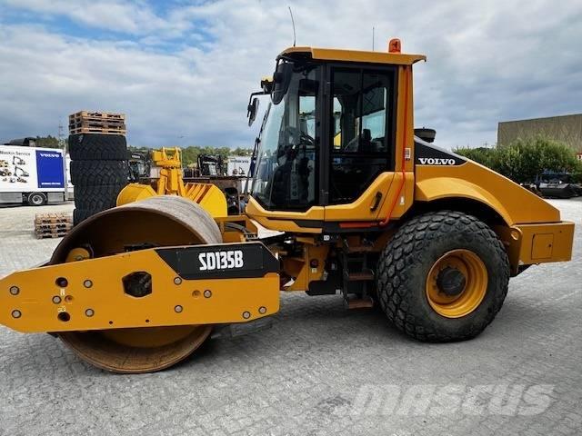 Volvo SD 135 B مداحل أحادية الأسطوانة