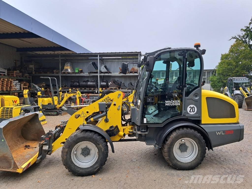 Wacker Neuson WL38 لوادر بعجل