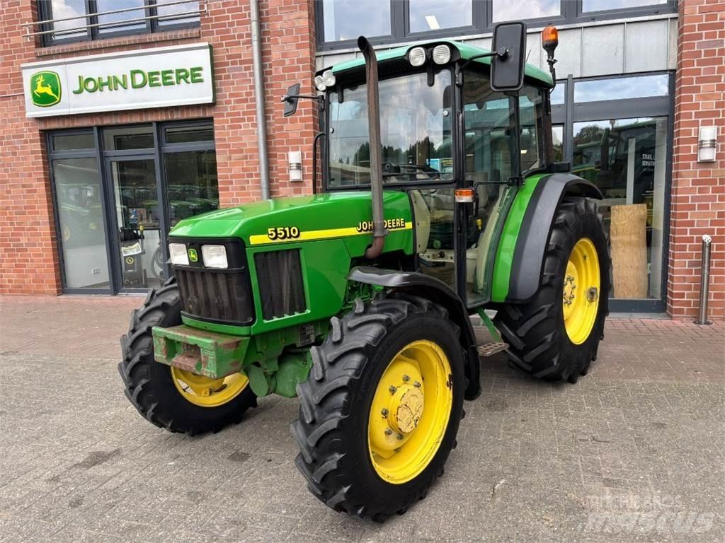 John Deere 5510 الجرارات