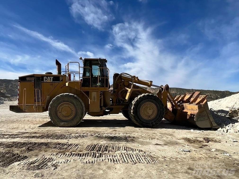 CAT 988 G لوادر بعجل