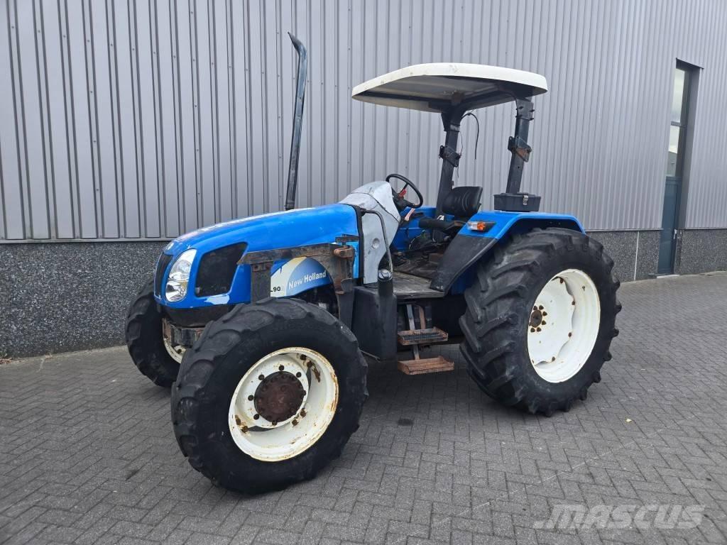 New Holland TL 90 A الجرارات