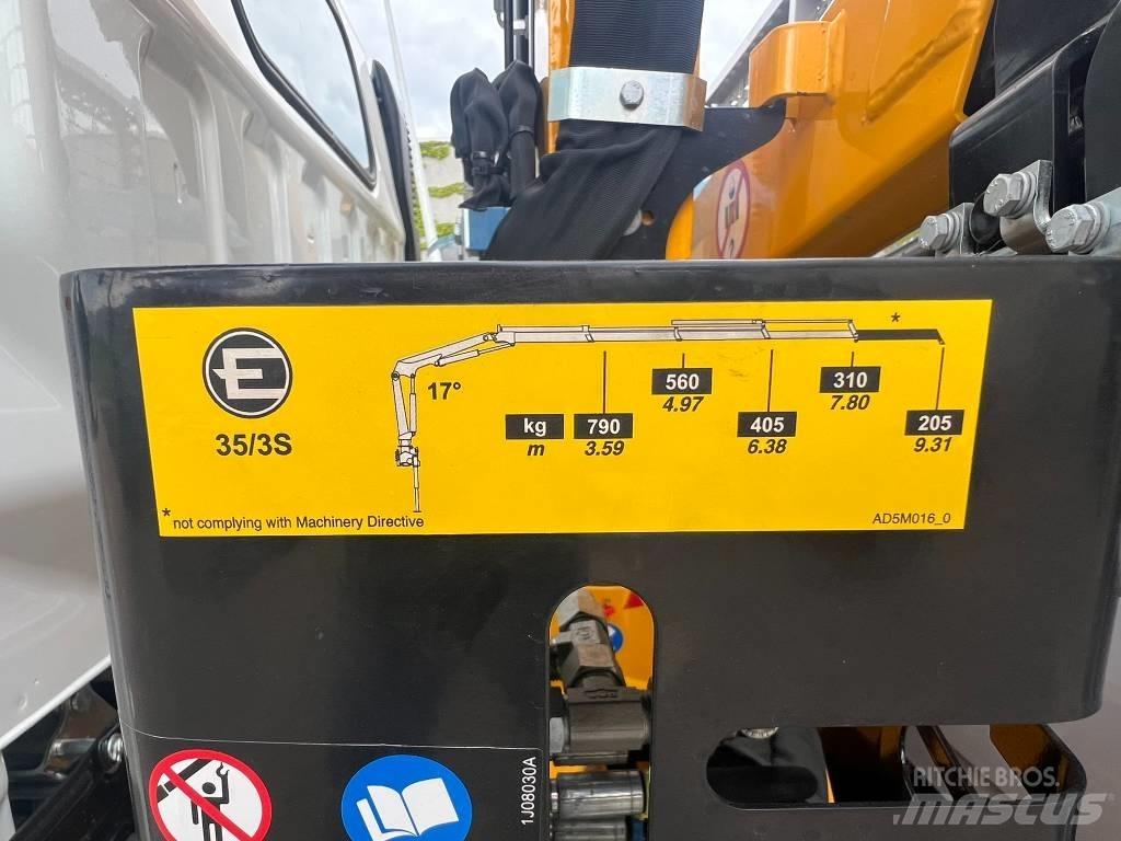 Fuso 35S3 شاحنات الرافعات