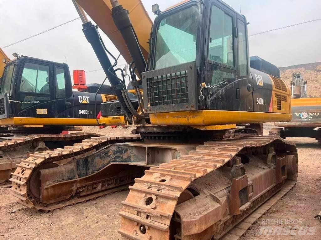 CAT 340D2L حفارات زحافة