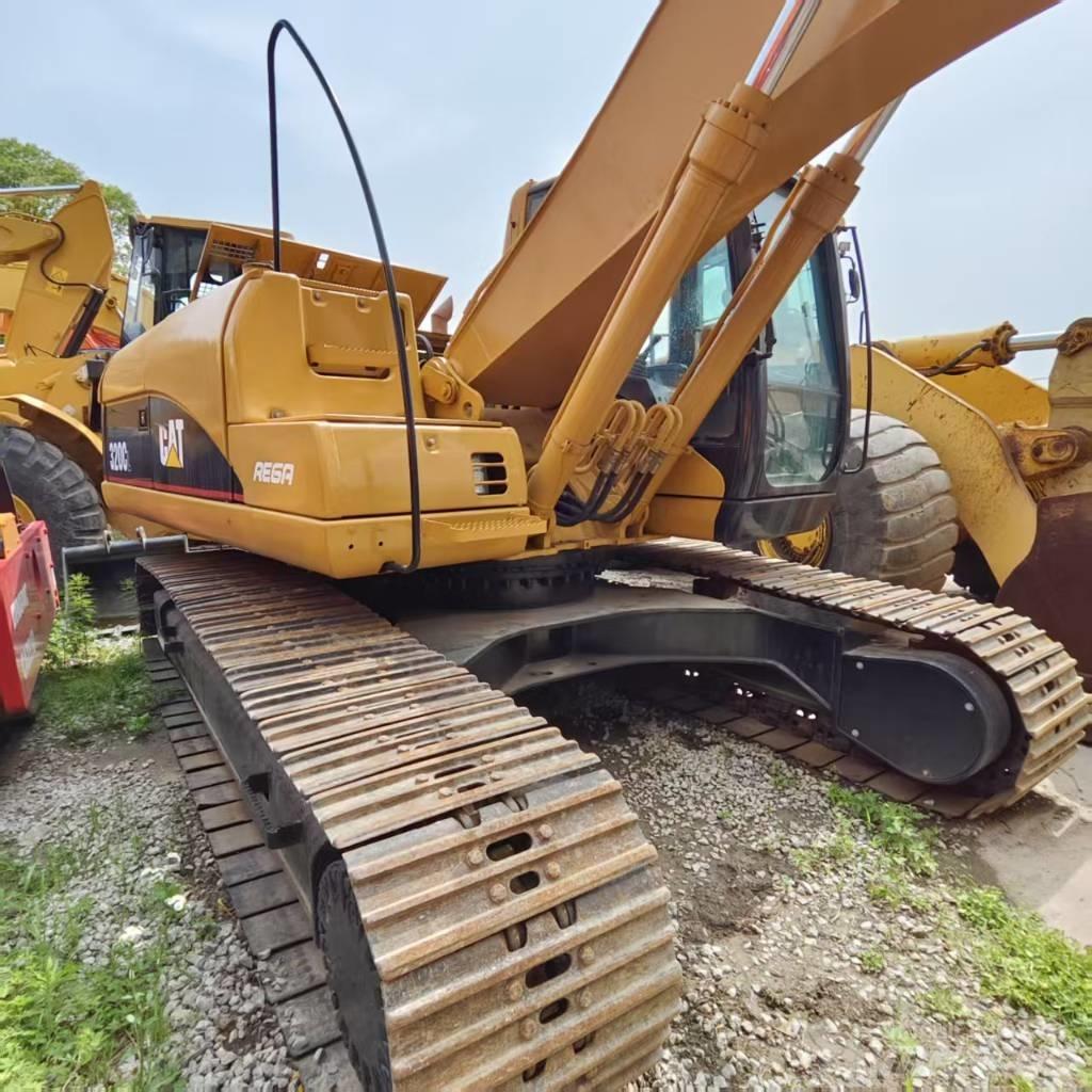 CAT 320 C L حفارات زحافة