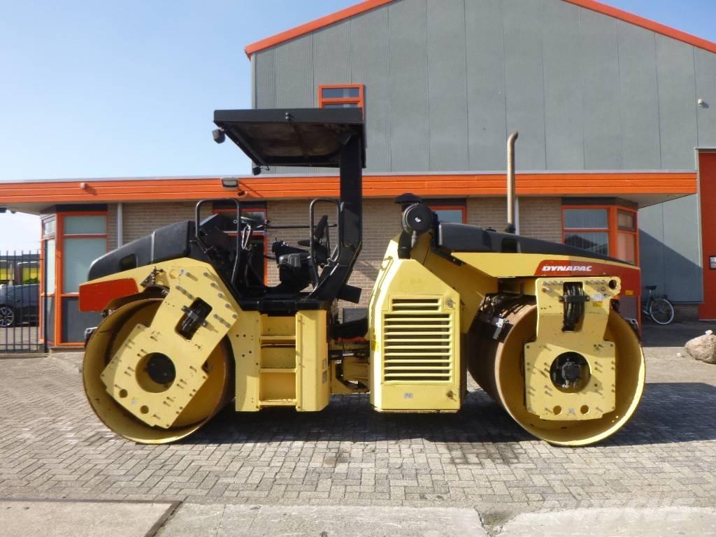 Dynapac CC432V ضاغطات التربة