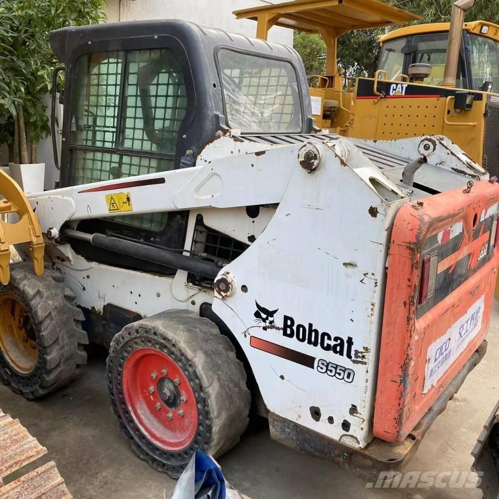 Bobcat S 550 لوادر انزلاقية التوجيه