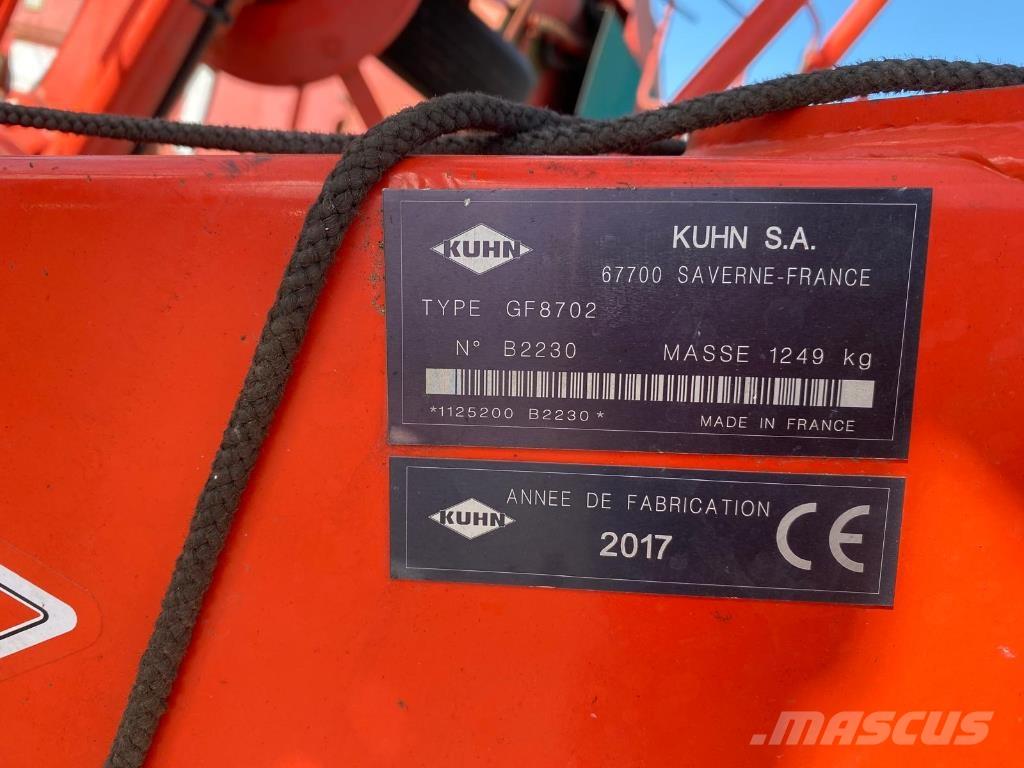Kuhn GF8702 مكابس وميبسات التبن