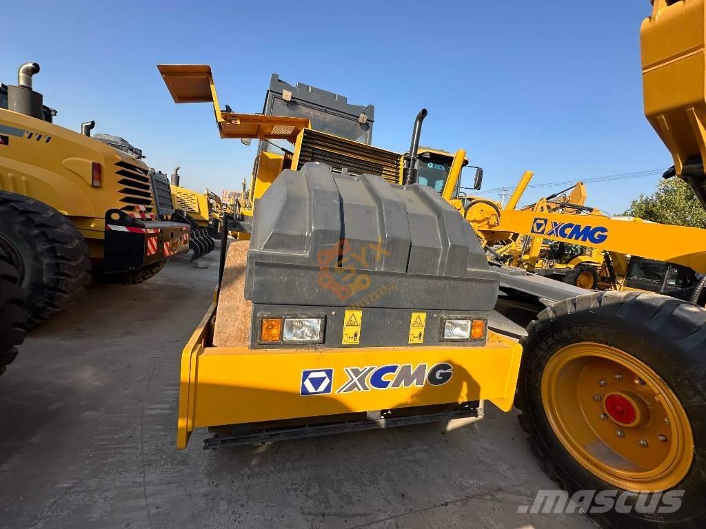 XCMG XD 103 ضاغطات التربة