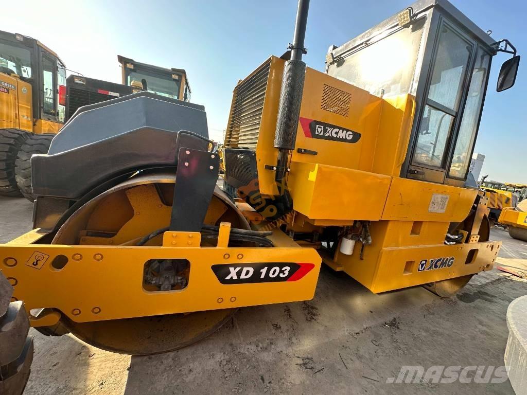 XCMG XD 103 ضاغطات التربة