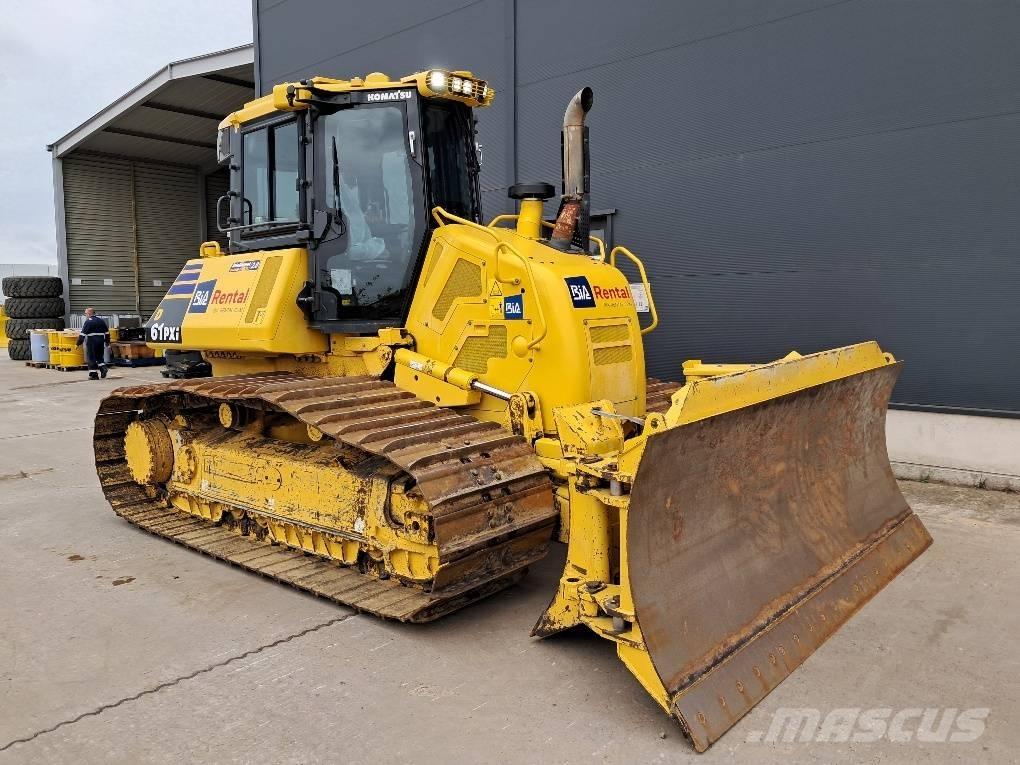Komatsu D61PXI-24E0 بلدوزرات مجنزرة