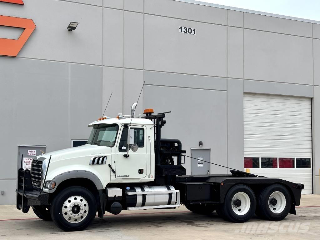 Mack GU713 مركبات إصلاح الأعطال
