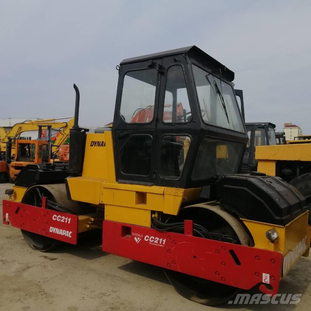 Dynapac CC 211 مداحل ثنائية الاسطوانة